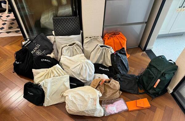 连云港回收奢侈品衣服.jpg